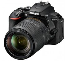 Nikon D5600 18-140mm 3.5-5.6G ED VR