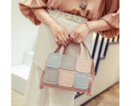 Qadın çiyin çantası