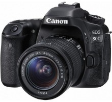 Canon EOS 80D 18-135mm IS STM